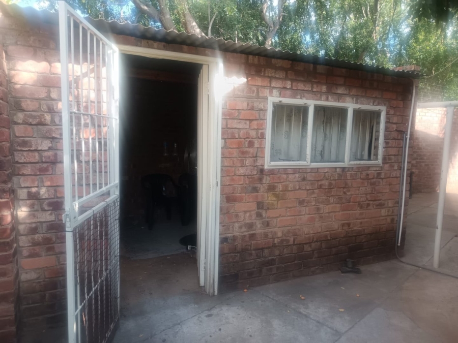 3 Bedroom Property for Sale in Rhodesdene Northern Cape